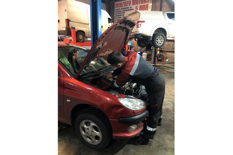 Ремонт автомобиля автосервис 5 бокс