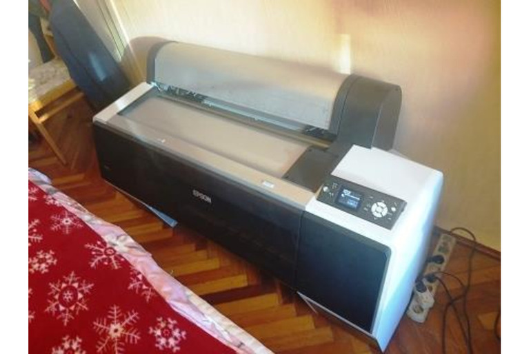 Широкоформатный принтер Epson Stylus Pro 7700